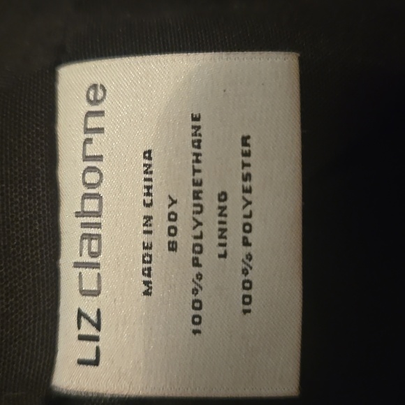 Elegant Black Leather Shoulder Bag - Picture 3 of 3